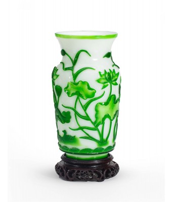 An Imperial Chinese Carved Green Overlay and White Glass Vase 18 Centry