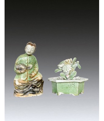 Two of Porcelain Figure and Flower Kangxi Period 1662-1722